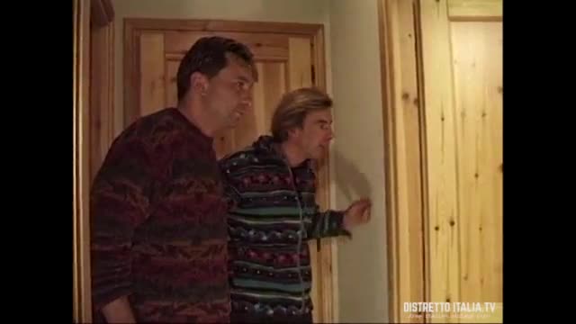 marito e moglie chiavano come ricci ne salotto di casa