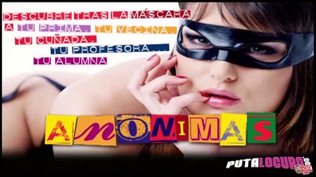 Laura, abile bocchinara con maschera sul viso succhia una grossa minchia