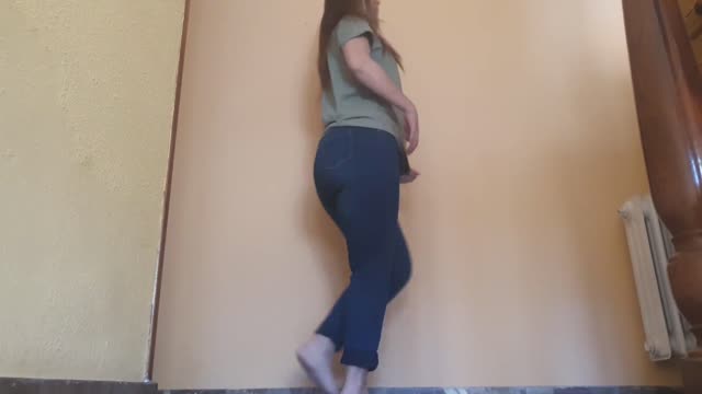 Un bel maiale cazzuto sfonda la sexy diva porno di Pompei, Valentina Nappi