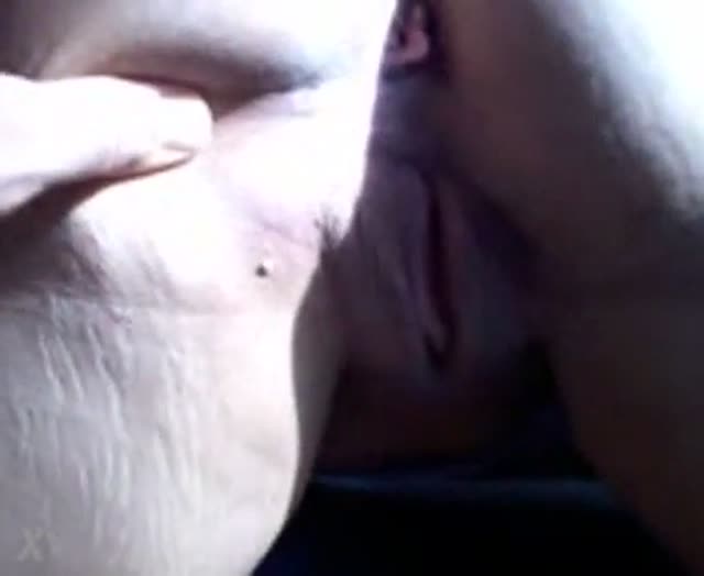 Il bel culo della mia fidanzata mi fa impazzire!