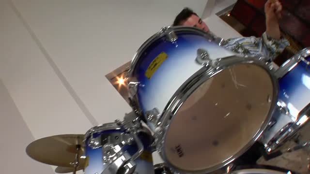 eccitante diciottenne si fa sfon dare la gola 