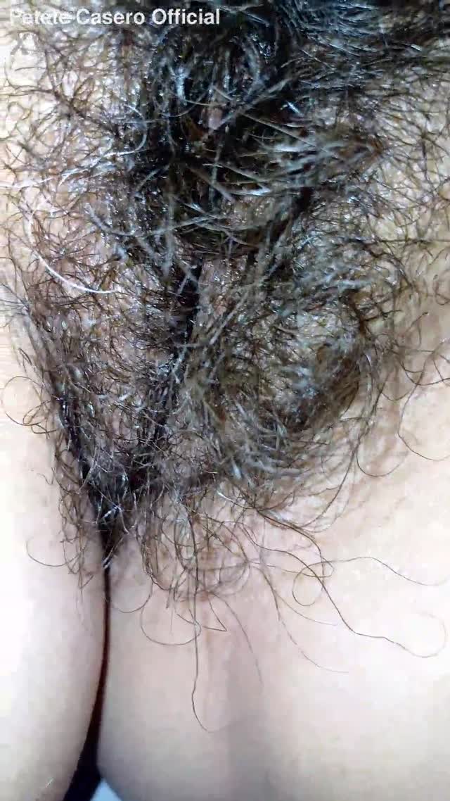 biondissima in bikini in azione 