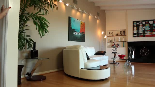 Due lesbiche nere fanno sesso anale con dei giocattoli sessuali