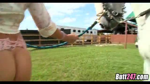 Bella negra culona mora in lingerie fottuta in albergo?