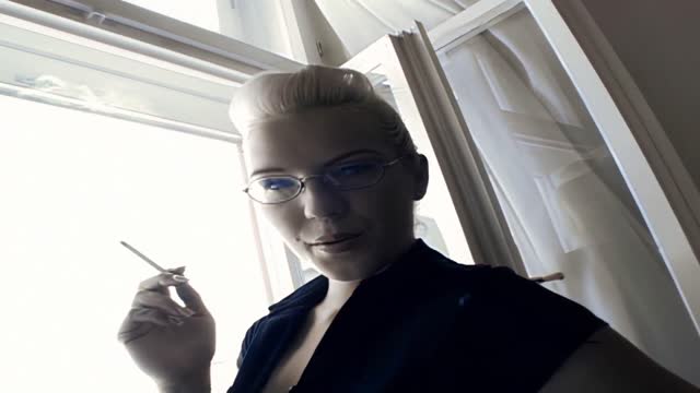 Sgualdrina tettona si gode il cazzo tutto dentro in figa