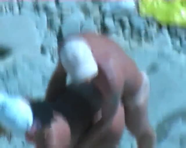 Alessandra, moglie toscana abbronzata e maggiorata trombata davanti alla telecamera