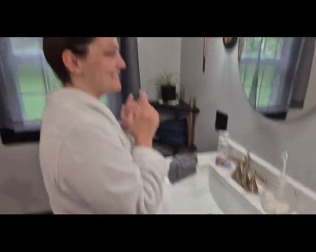 Mia moglie Victory masturbata in hotel